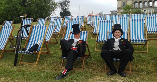 victorian themed entertainers
