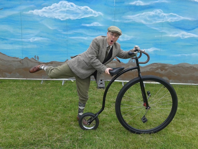 british themed cycling entertainer