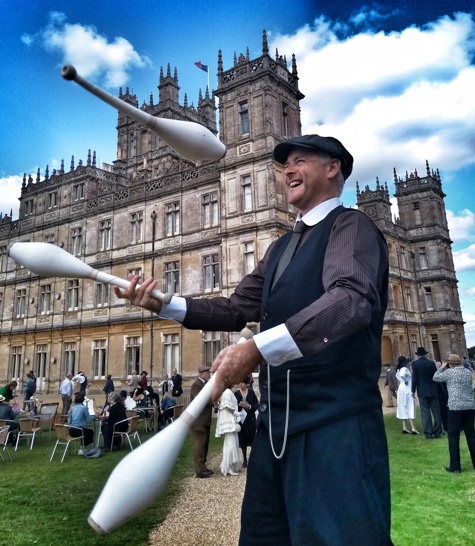 1920's themed juggler