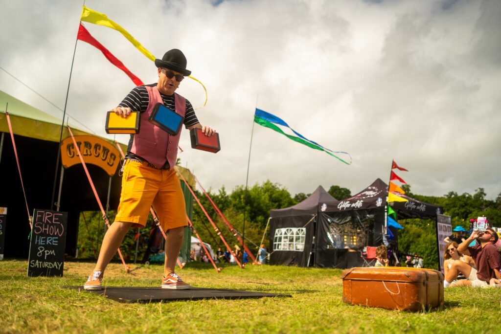 juggler performing a juggling show